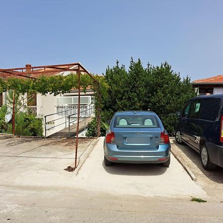 Roses Apartment Brac Сутіван Екстер'єр фото
