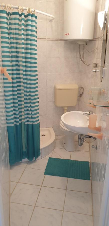 Roses Apartment Brac Сутіван Екстер'єр фото