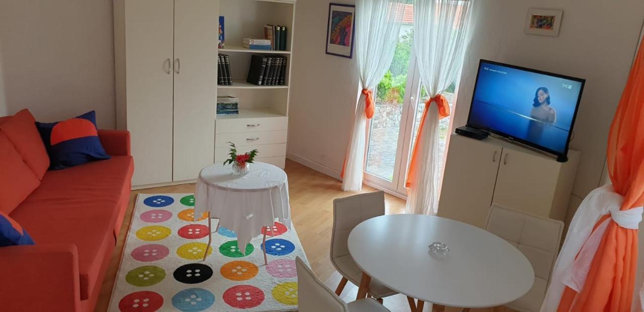 Roses Apartment Brac Сутіван Екстер'єр фото