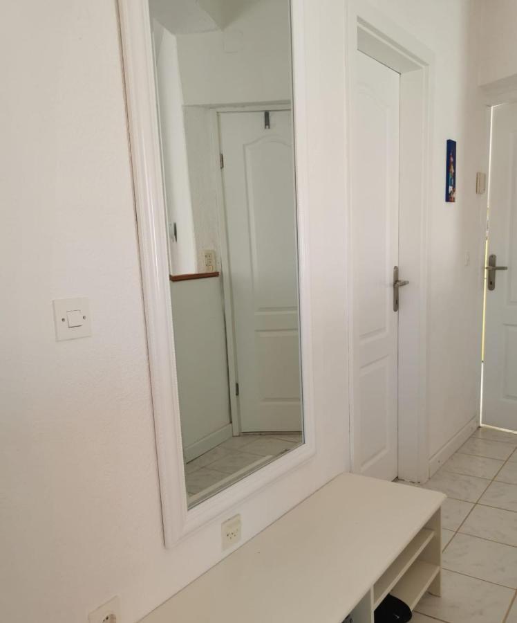 Roses Apartment Brac Сутіван Екстер'єр фото